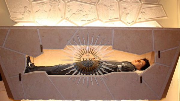 El Vaticano beatifica a Carlo Acutis, el adolescente que anticipó su muerte en un video y su cuerpo sigue incorrupto
