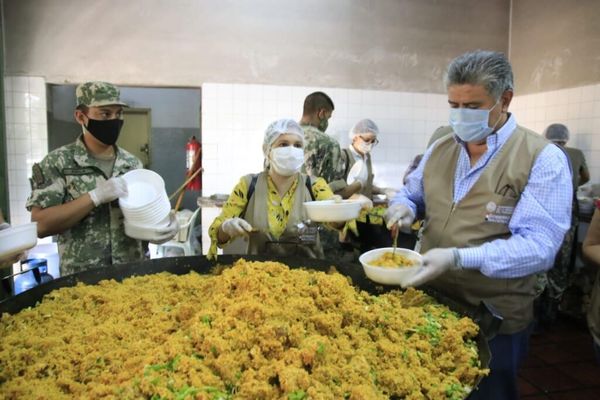 Dan unos 3.000 platos de comida a familias vulnerables de Lambaré