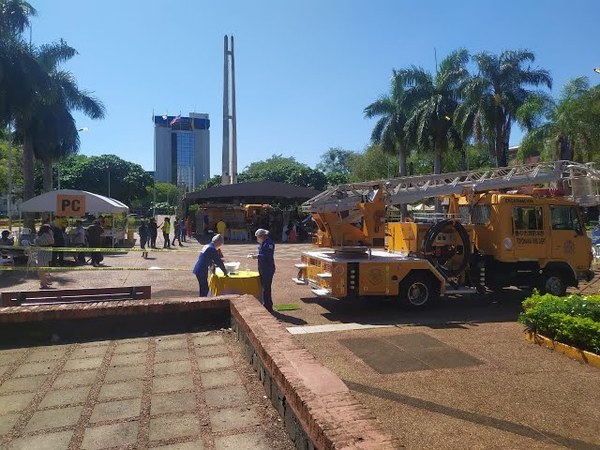 CON ÉXITO SE DESARROLLA EL''BOMBETON'' EN LA PLAZA DE ARMAS DE ENCARNACIÓN