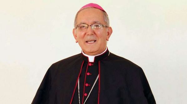 Confirman que arzobispo Edmundo Valenzuela fue diagnosticado con Covid-19