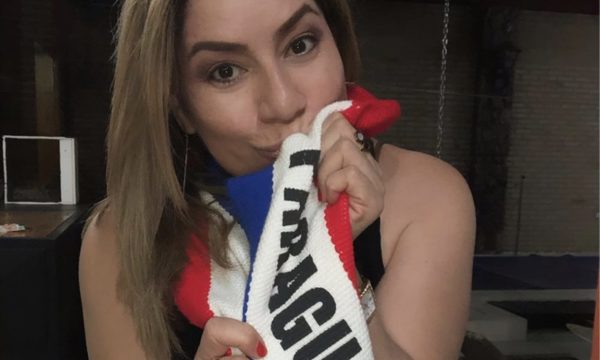 ¡Periodista calentó la previa de la Albirró!