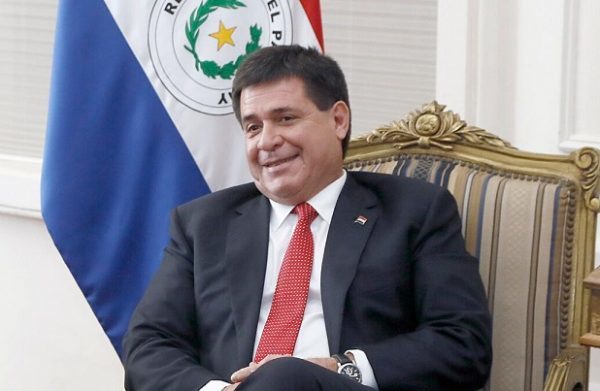 Aseguran que Cartes paga sobresueldo a legisladores
