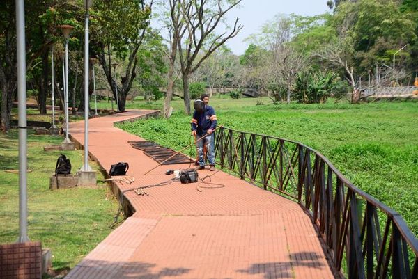 Amplían rejas protectoras a orillas del Lago de la República - ABC en el Este - ABC Color
