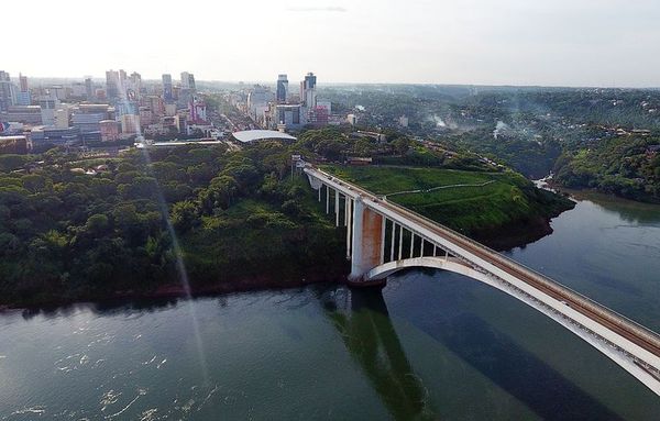 Bolsonaro noimemo’ãi oiko jave reapertura Puente de la Amistad - ABC Remiandu - ABC Color