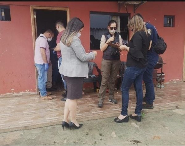 Crónica / Trans y socia “apretaban” a su clientela