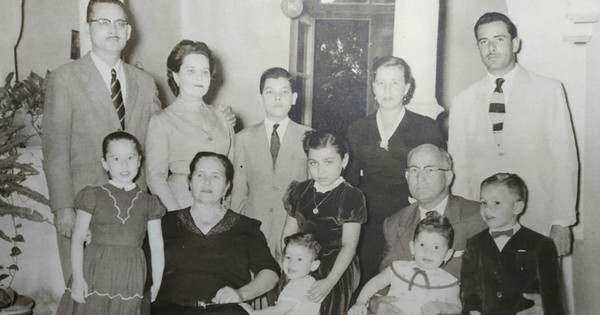 La Nación / Un viaje al imaginario “Barrio Loma Tarumá” - (PRIMERA PARTE)