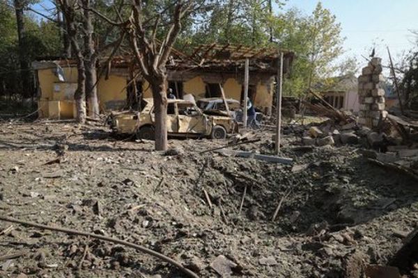 Bombardeos armenios nocturnos causaron siete muertos en Azerbaiyán mientras continúan las violaciones del alto el fuego
