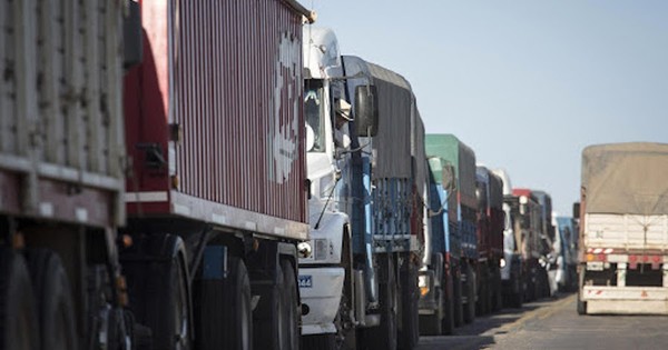 La Nación / Camioneros se quejan por la poca ganancia