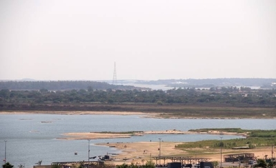 HOY / El río Paraguay marca un nuevo mínimo histórico a su paso por Asunción