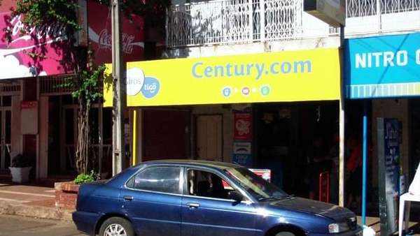 ASALTAN SUCURSAL DE CENTURY EN ENCARNACIÓN.
