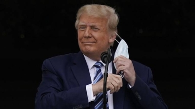 HOY / Trump ya no representa "un riesgo de transmisión", según su médico