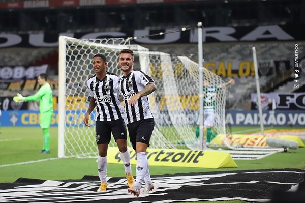 El Atlético Mineiro golea y sigue líder en Brasil