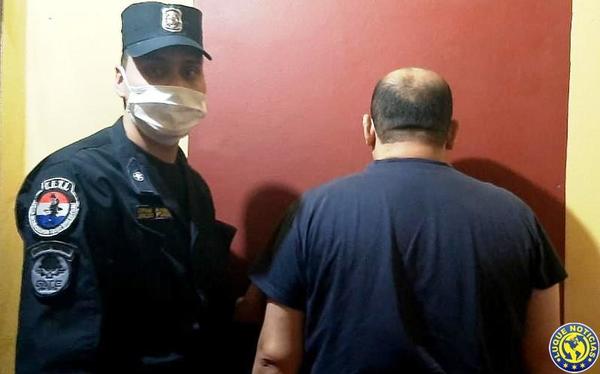 Padre detenido por amenazar con matar a sus hijos •