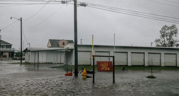 El huracán Delta impactó en Louisiana con vientos de 155 kilómetros por hora