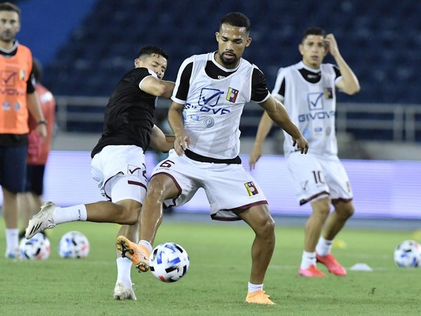 Rival de Paraguay completa su primera práctica en Mérida
