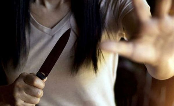 Juez otorga arresto domiciliario a joven sospechosa de fratricidio