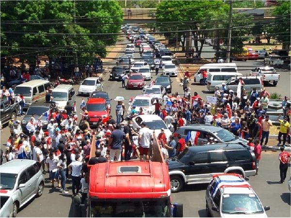 Multitudinaria movilización pidió el raje de Zacarías Irún