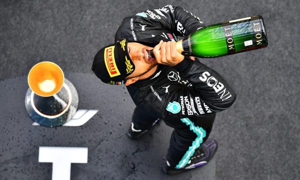 Histórica victoria de Hamilton para igualar la marca de Schumacher