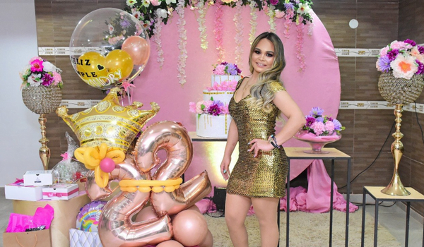 Lisandry festejó su cumple como toda una princesa - Noticiero Paraguay