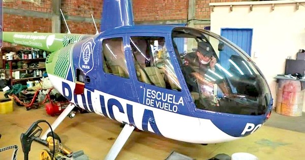 La Nación / Al año de su renuncia, ex ministro reaparece como abogado en caso narco