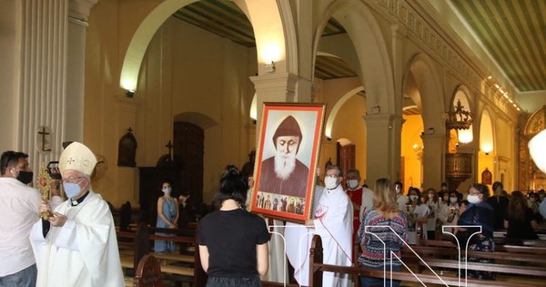 La Nación / Entronizaron ayer al libanés “hombre de los milagros”, San Chárbel