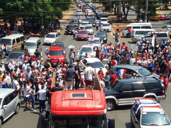 Con caravana de más de 5 km piden la expulsión de ZI