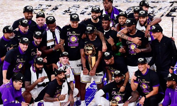 Los Angeles Lakers celebran su decimoséptimo anillo de la NBA recordando a Kobe Bryant