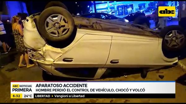 Conductor perdió el control de su vehículo, chocó y volcó - ABC Noticias - ABC Color