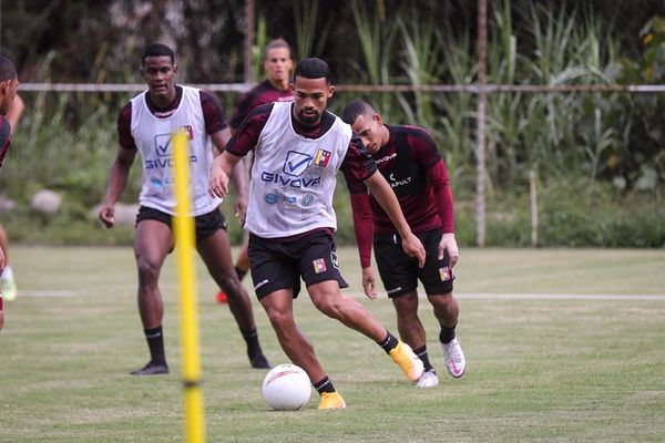Venezolanos, con inconvenientes para entrenarse - Fútbol - ABC Color