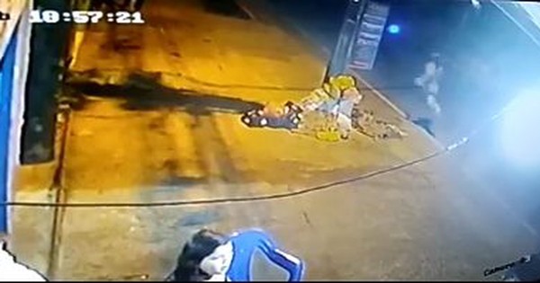 La Nación / Apuñalan a una mujer frente a su hija para robarle el celular, en Luque