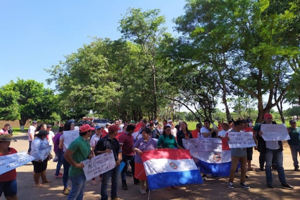 Productoras caaguaceñas se manifiestan exigiendo recuperación de tierras y plan de emergencia