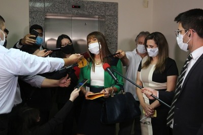 Celeste Amarilla presenta acción de inconstitucionalidad en contra de su suspensión » Ñanduti