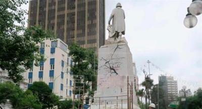 Una estatua de Cristóbal Colón fue atacada en Bolivia » Ñanduti