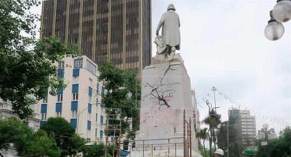 Una estatua de Cristóbal Colón fue atacada en Bolivia » Ñanduti