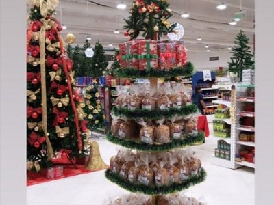 ¡OU OU HINA! El color de la Navidad ya invadió los comercios