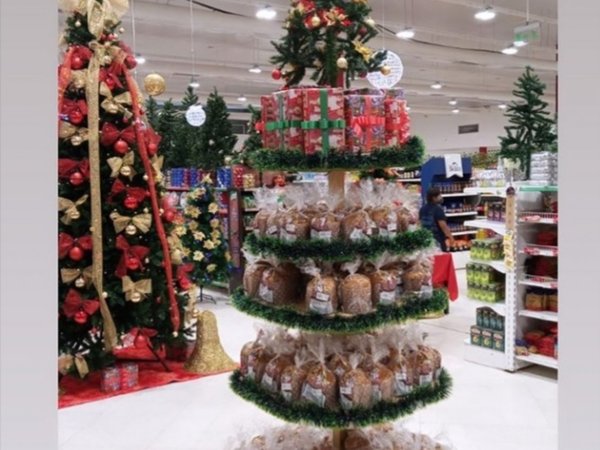 ¡OU OU HINA! El color de la Navidad ya invadió los comercios