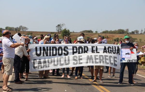 Cierran ruta para exigir a la SEN provisión de agua en Caapucú - Nacionales - ABC Color