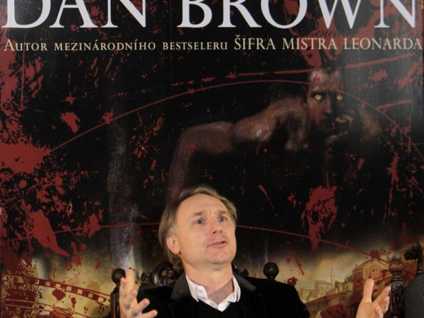 Dan Brown estrena en Zagreb su "sinfonía de los animales"