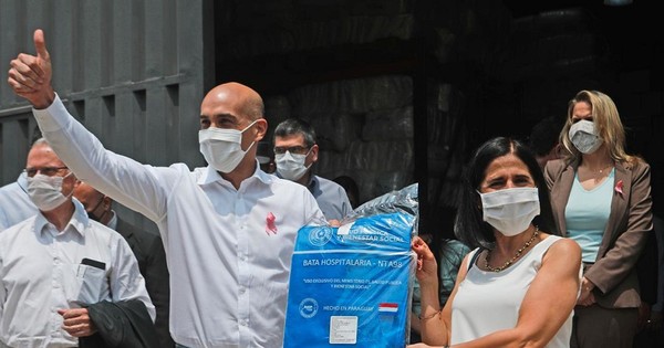 La Nación / COVID-19: Salud recibió primera tanda de batas paraguayas