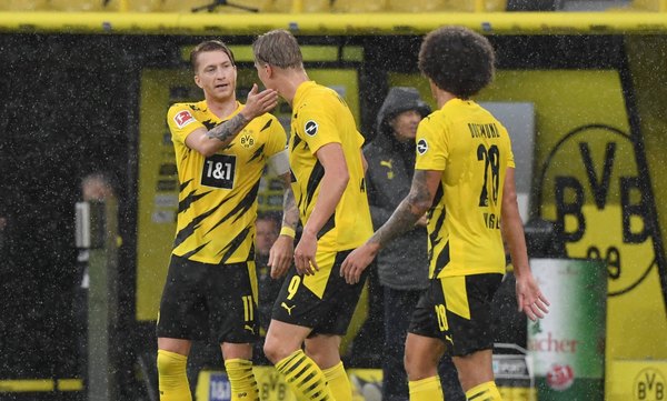 Borussia Dortmund quiere inscribir en Champions a un jugador de 15 años