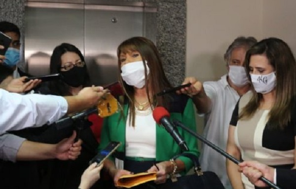 Celeste Amarilla presenta acción de inconstitucionalidad en contra de su suspensión - Noticiero Paraguay