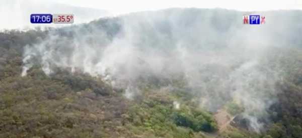 Incendio de gran magnitud en "Cerro Antena" | Noticias Paraguay