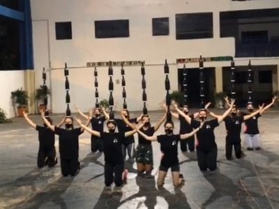 Camilo comparte challenge de TikTok de bailarinas paraguayas