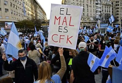 Nuevas protestas en Argentina contra el gobierno y el confinamiento