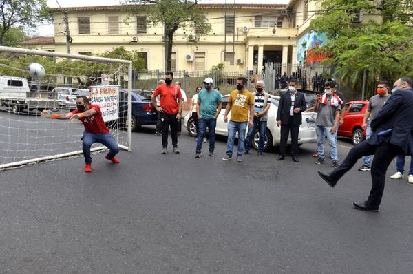 Covid-19 se mantiene estable y continúa la desaceleración, dice Salud Pública - Nacionales - ABC Color