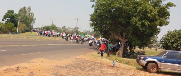 Movilización por tiempo indefinido de campesinos y nativos en Yasy Cañy - Nacionales - ABC Color