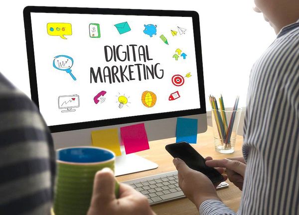 Curso gratuito de plan de negocios con enfoque en marketing digital