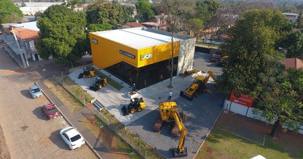 La Nación / De La Sobera habilitó nueva casa central de JCB en Mariano R. Alonso
