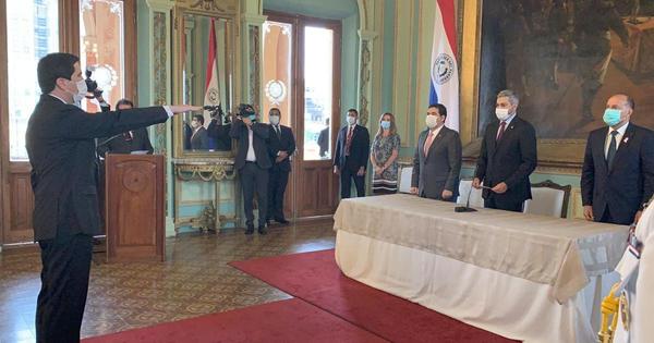 Federico González juró como nuevo canciller nacional