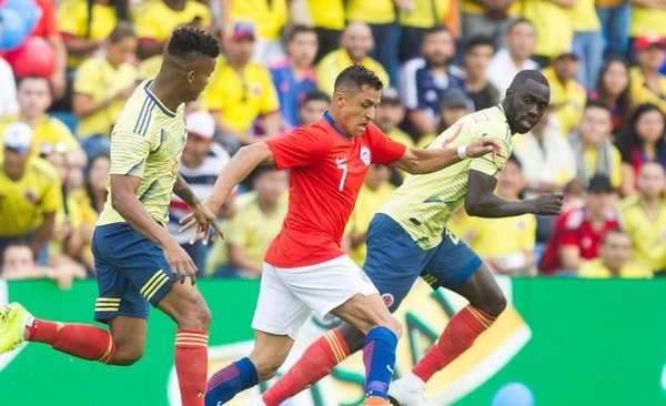 HOY / Chile espera corregir su rumbo ante una pletórica Colombia